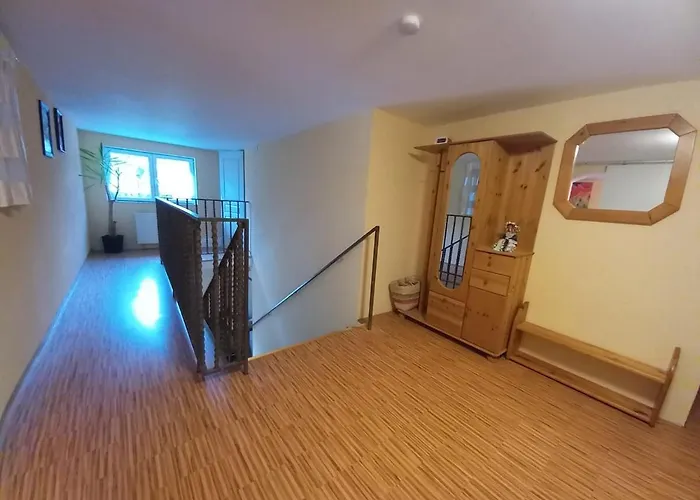 Du Bourguignon, Lorraine * Saint-Quirin