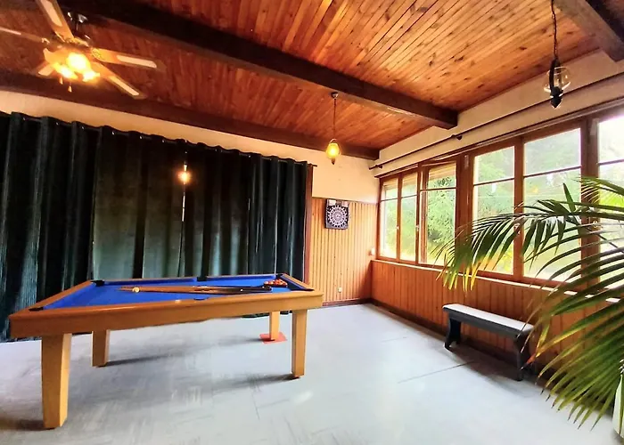 Du Bourguignon, Lorraine