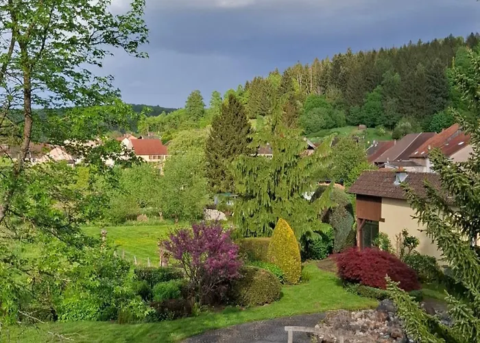 Du Bourguignon, Lorraine *